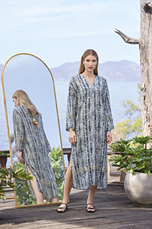 Monamise Kadın Desenli ve Yırtmaçlı Uzun Kollu V Yaka Elbise 25045 