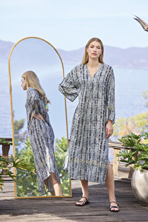 Monamise Kadın Desenli ve Yırtmaçlı Uzun Kollu V Yaka Elbise 25045 