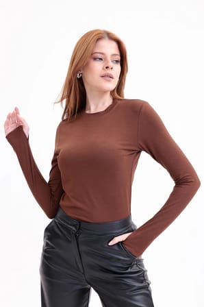 Parmak Detaylı Bisiklet Yaka Body