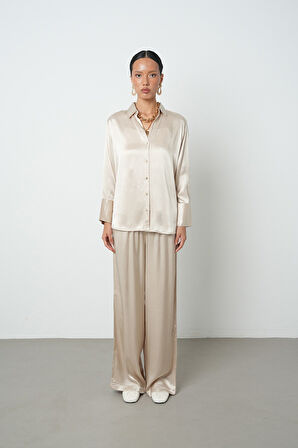 Kadın V Yaka Açık Bej Renk Düz %100 Viskoz Altın Düğmeli Gömlek