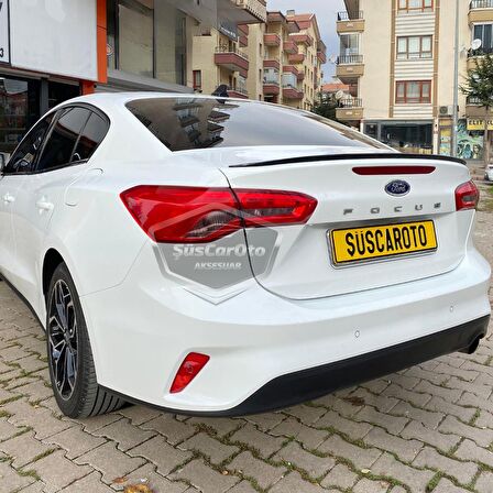 Ford Focus 4 2018 ve Sonrası Sedan Uyumlu Bagaj Üstü Spoiler Bagaj Çıtası Piano Black Parlak Siyah