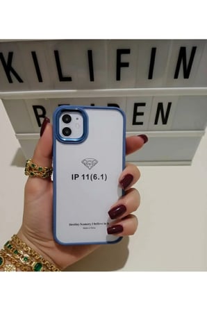 İphone 11 Seffaf Renki Kenar Kılıf Modeli