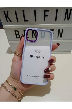 İphone 11 Seffaf Renki Kenar Kılıf Modeli