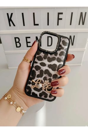 İphone 16 Leopar Desen Kılıf Modeli