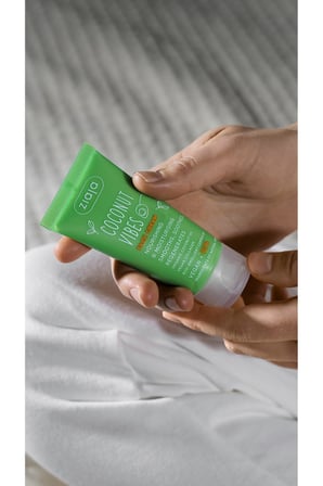 ziaja coconut vi̇bes besleyi̇ci̇ ve nemlendi̇ri̇ci̇ yüz kremi̇ 50 ml