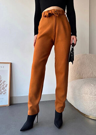 Kendinden kemerli triko pantolon camel