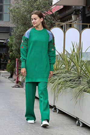 Omuz detaylı kol nakışlı ikili alt üst triko takım yeşil