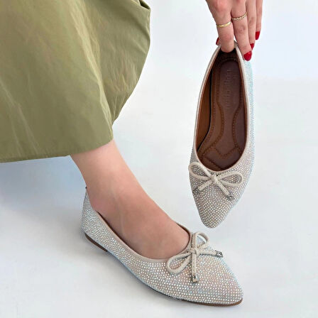 Sarra Bej Saten İşlemeli Babet Ayakkabı