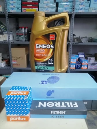 Honda Jazz 2002-2008 Yağ Bakım Seti, Eneos Japon 5W-30 Motor Yağı 4LT, Purflux Yağ Filtresi, Blueprint Hava(Uzun Tip) ve Filtron Polen Filtresi