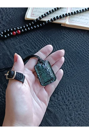 Küçük Dörtgen Cevşen Dualı Kolye Muska Hakiki Deri El Yapımı XS Parlak deri