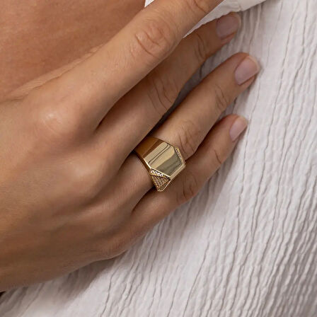 Taşlı Tasarım Altın Yüzük