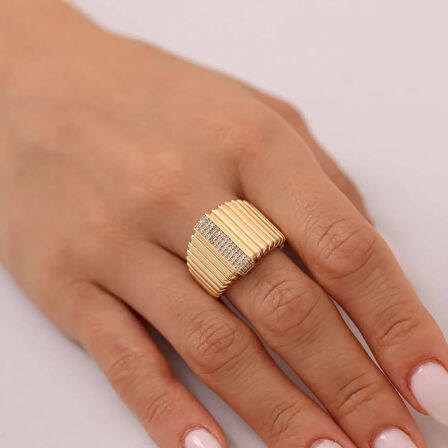 Nisera Luse Altın Yüzük