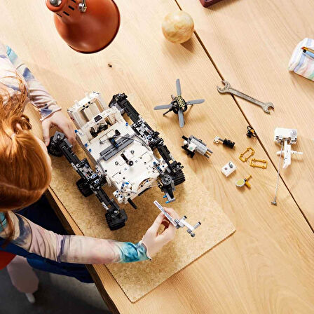 Lego Technic NASA Mars Keşif Aracı Perseverance Model Yapım Seti