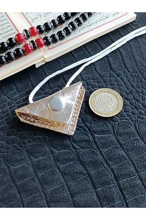 Mini Cevşen Dualı Kolye Muska Hakiki Deri El Yapımı Üçgen
