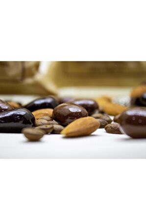 Nuri Toplar 500 Gram Taze Çekim Türk Kahvesi & 250 Gr Bademli Draje Sütlü Ve Bitter