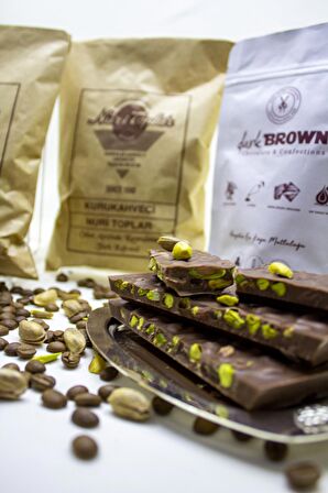 Nuri Toplar 500 Gram Taze Çekim Türk Kahvesi & 250 Gr Antep Fıstıklı Sütlü Beyoğlu Çikolatası