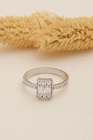 Kadın Gümüş Yüzük - Sultan Baget Taşlı Zirkon Süslemeli Kadın Yüzük