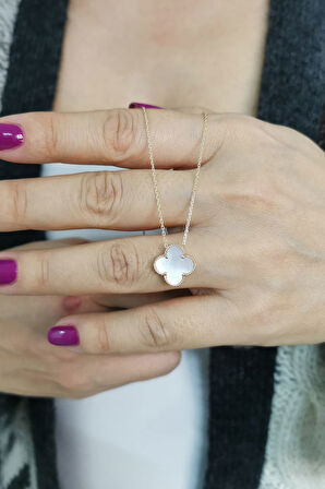 Beyaz Sedef Taşlı Tekli Yonca Kolye