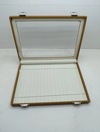 Cam Kapaklı Deri Kumaş Kahve-Krem Renk 34 cm / 24 cm Bileklik Sergileme Standı