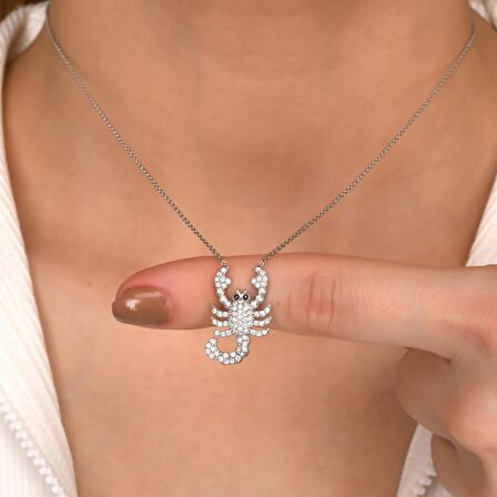 Zirkon Taşlı Pırlanta Montür Akrep Desenli Gümüş Kaplama Gümüş Kolye