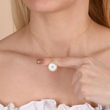 Zİrkon Taşlı Pırlanta Montür Altın Kaplama Ortası Beyaz Mineli Yıldız Desenli Gümüş Kolye