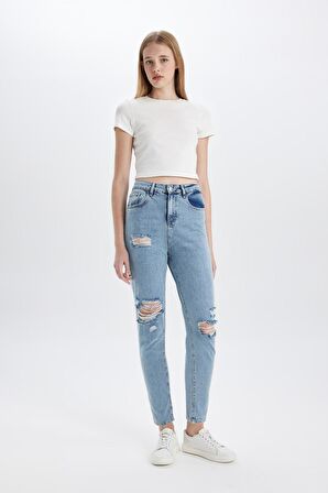 DeFacto Lina Lina Mom Fit Yırtık Detaylı Yüksek Bel Bilek Boy Jean Yıkamalı Pantolon C2384AX24SMNM85