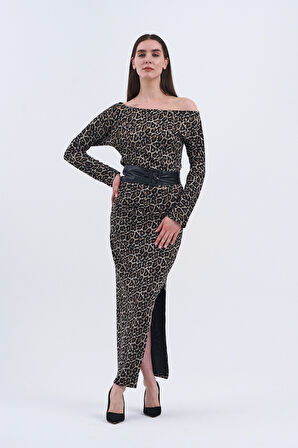 Şıklığın yeni tanımı Etek Bluz İkili Takım Koleksiyonumuzla Tarzınıza Güç Katın!