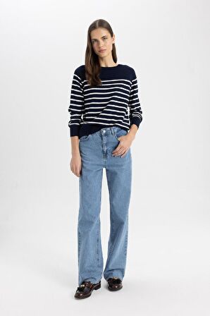 DeFacto Regular Fit Yumuşak Dokulu Bisiklet Yaka Çizgili Triko Kazak Z1317AZ24WNNV131
