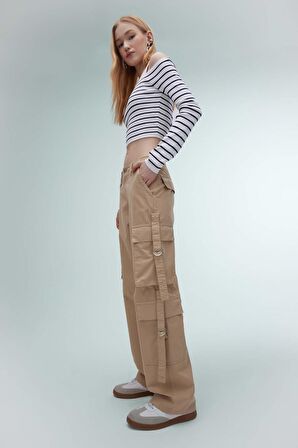 DeFacto Coool Wide Leg Geniş Paça Pantolon Gabardin Kumaş Kargo Cepli Basic Düz B5690AX24SPBG352
