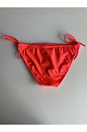 Nar Çiçeği Kenarları İnce İpli Bağcıklı Bikini Altı