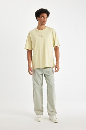 DeFacto Comfort Regular Fit Rahat Kesim Bisiklet Yaka Sırt Baskılı Pamuklu Kısa Kollu Tişört C6142AX24AUGN654