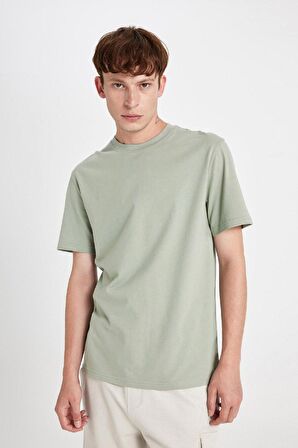 DeFacto New Regular Fit Bisiklet Yaka Basic Düz %100 Pamuk Kısa Kollu Tişört V7699AZ24AUGN1247