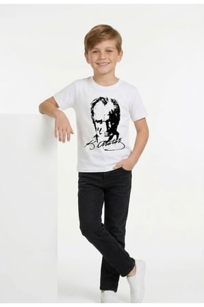 Erkek Çocuk ATATÜRK Baskılı T-Shirt Ve Siyah Keten Pantolon Takım 23Nisan 29Ekim Özel Günler