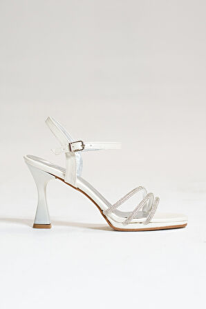 Kadın Abiye İnce Yüksek Topuklu Platform 3 Üç Bantlı Taşlı Bilekten Bağlı Tokalı Gece Ayakkabı 6001