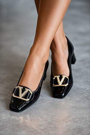 Günlük Kadın Loafer Topuklu V Tokalı ve Dikiş Detaylı Küt Burunlu Ayakkabı 6001