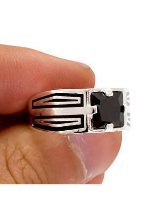 Zirkon Taşlı Kibar Model Gümüş Erkek Yüzük