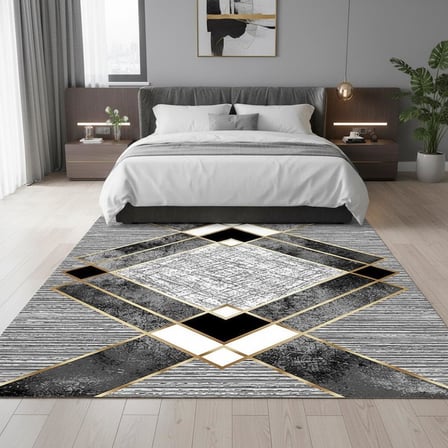Siyah ve Altın renklerde Modern Geometrik Desenli Dijital Baskılı Halı – Kaymaz Tabanlı, Üçgen ve Elmas Formlu Şık Salon ve Oda Halısı
