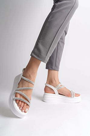 Rıley İnce Tokalı Taşlı Şeritli Ortopedik Taban Kadın Sandalet Bt - Beyaz