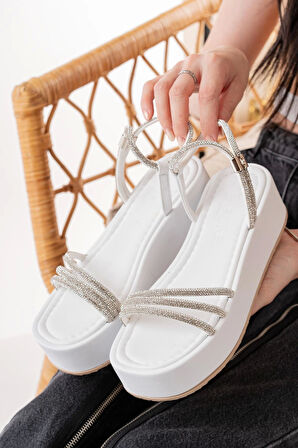 861-1100 Beyaz Günlük Gümüş Taşlı Dolgu Kadın Sandalet