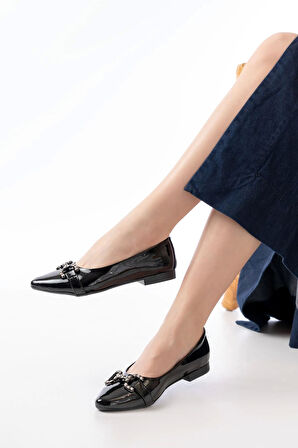 İNF-133 Siyah Rugan Taşlı Tokalı Günlük Kadın Babet