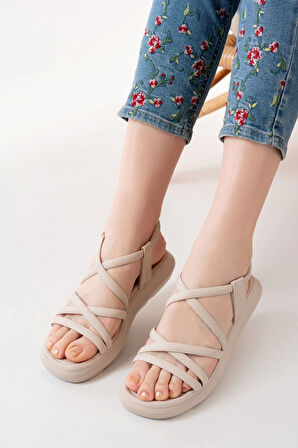 841-841 Bej Lastikli Kadın Günlük Sandalet