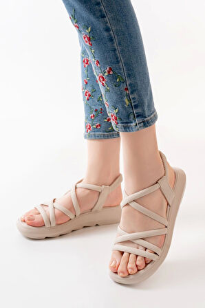 841-841 Bej Lastikli Kadın Günlük Sandalet