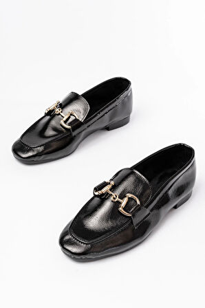 Siyah Rugan Toka Aksesuarlı Günlük Kadın Babet