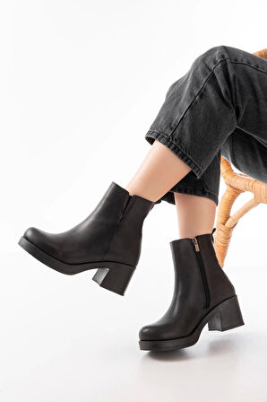 Siyah Lastikli Fermuarlı Kalın Topuklu Günlük Kadın Bot