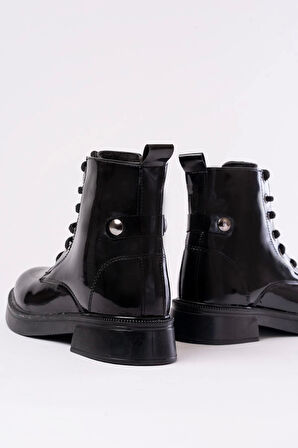 Siyah Rugan Bağcıklı Fermuarlı Günlük Kadın Bot