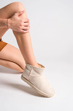 Jolıe Bağcıksız Düz Taban İçi Kürklü Kısa Süet Kadın Bot Kt - Krem