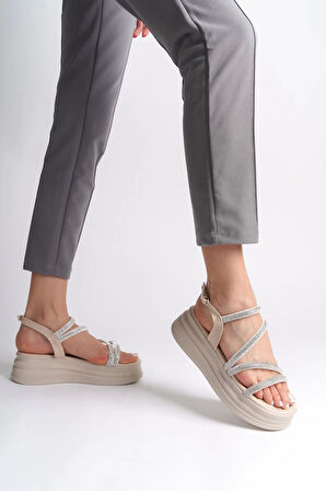 Rıley İnce Tokalı Taşlı Şeritli Ortopedik Taban Kadın Sandalet  Kt - Krem