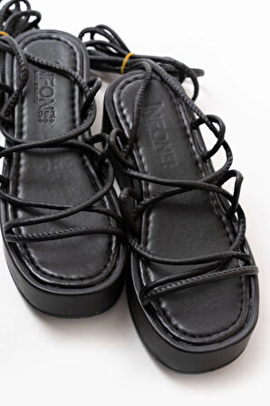 Siyah Dolgu Kadın Sandalet