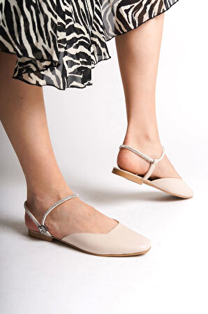 Carolıne Lastikli Ortopedik Rahat Taban Bilekten Taş Detaylı Kadın Babet Ayakkabı  Kt - Krem