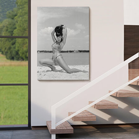 Leopar Bikinili Bettie Page Duvar Tablosu-6053